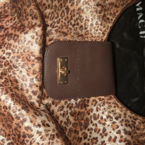 Mac Douglas Leopard gold print pattern - Picture 2 of 4